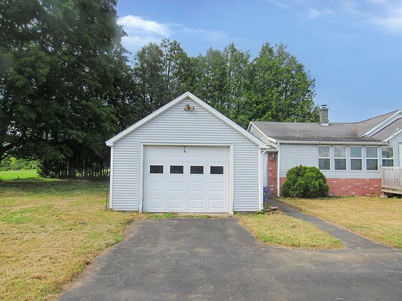 2nd image of 523 Picketts Corners Rd