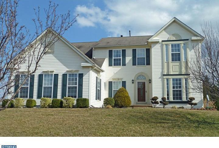 1st image of 703 Pinewood Dr