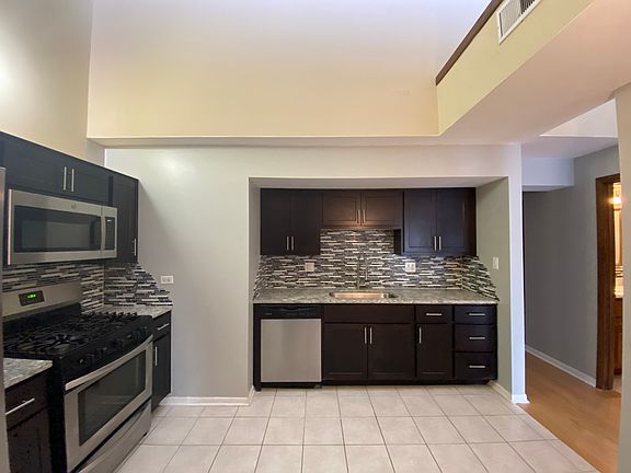 3rd image of 9 Cinnamon Creek Dr APT 3S