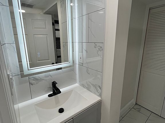 2nd image of 92 Stuyvesant Ave #1B
