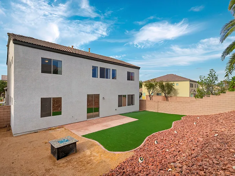 1704 Patrick Thomas Ct — Photo 38