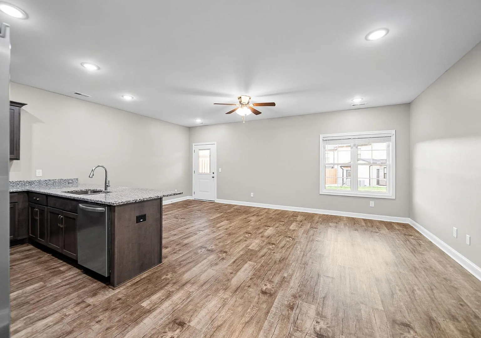 1176 Meadowhill Ln - D — Photo 3