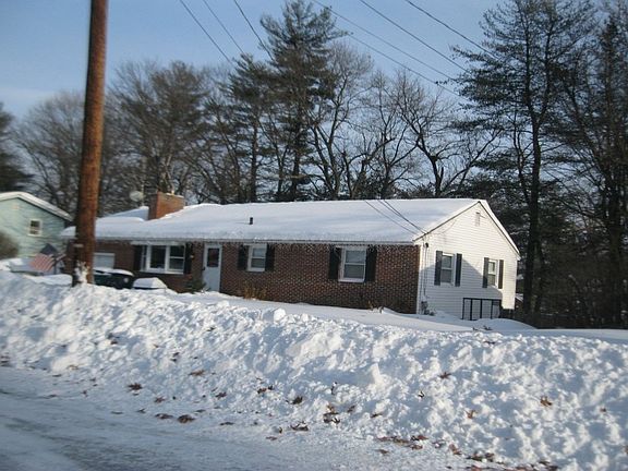 2nd image of 10 Wakefield Dr