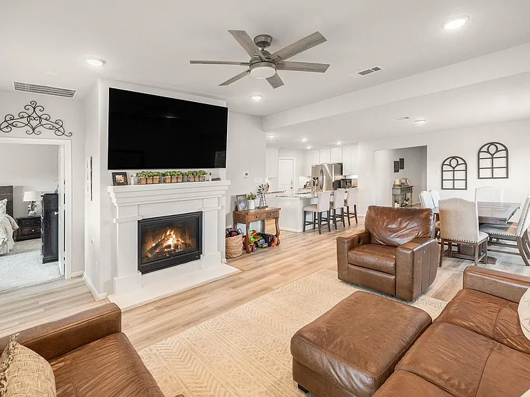2513 Malibu Glen Dr — Photo 3