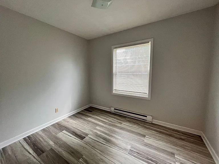 210 S Walnut St — Photo 11