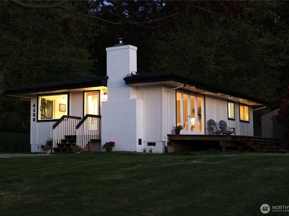 4182 Scatchet View Drive, Clinton, WA 98236