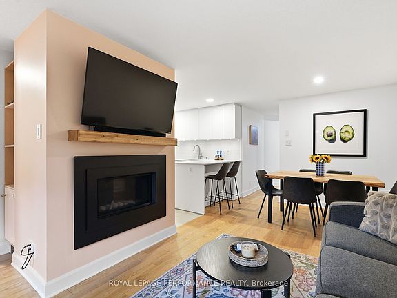 5th image of 51 Spadina Ave #1