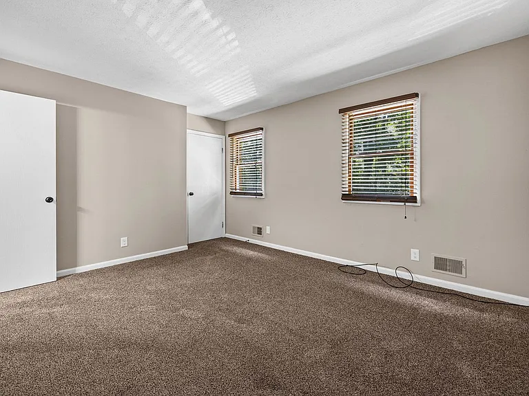 419 Britton — Photo 22
