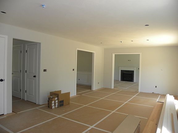 4th image of 9 Hillside Terrace Lot 2
