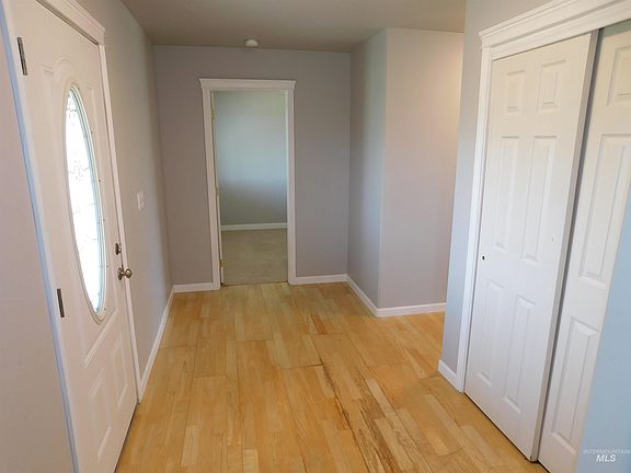 3rd image of 3044 Purdom Ln