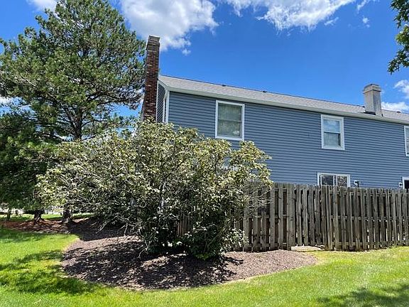 5th image of 4757 Ledgewood Dr Unit 2A