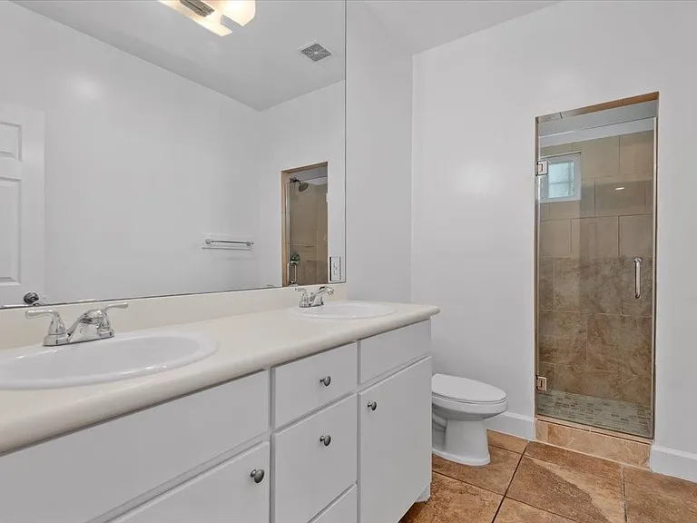 2514 Bennington St — Photo 28