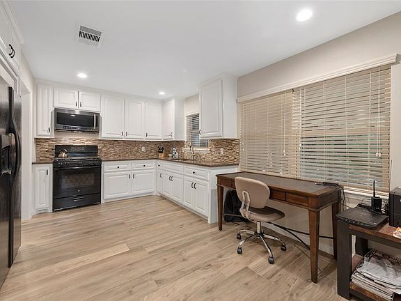 5th image of 215 Perkins Ave