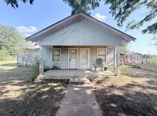 317 W Pacific Ave, Loraine, TX 79532