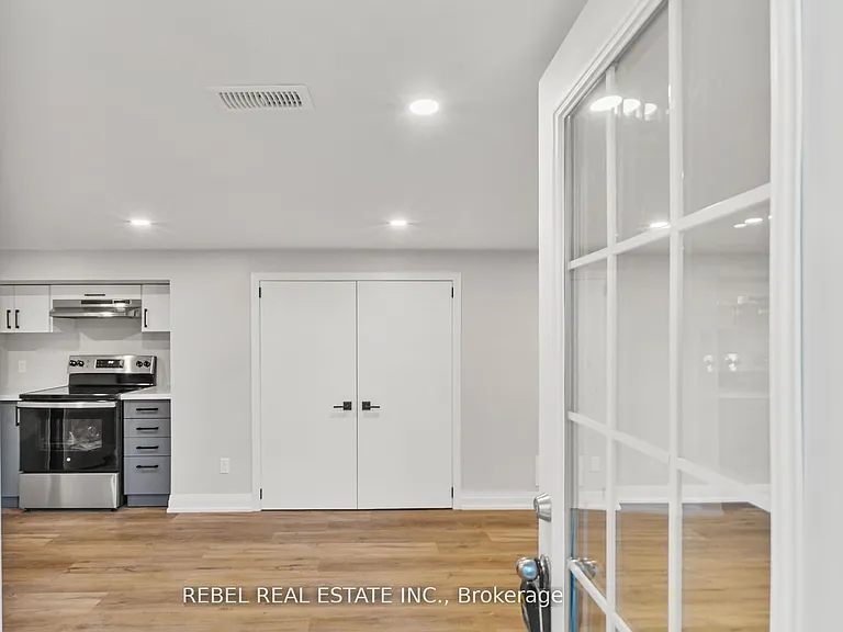 332 Cadillac Ave S #2 — Photo 4