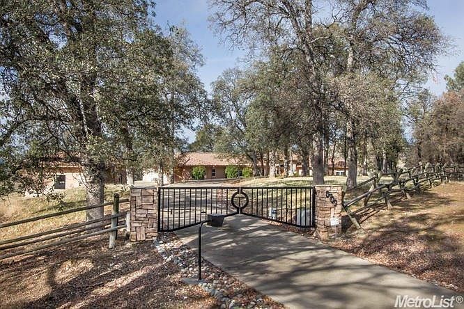 1st image of 8799 Riverwood Dr