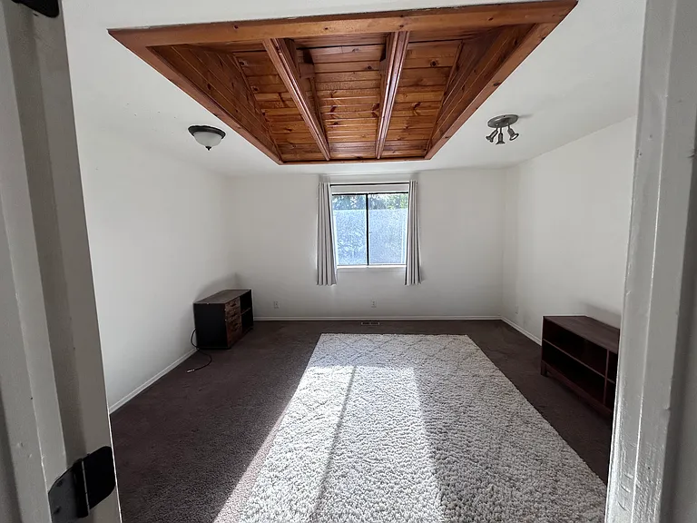 6091 N Brook Pl — Photo 3