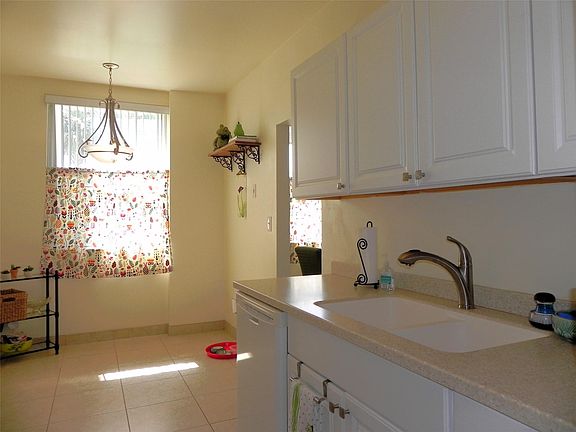 5th image of 4330 Hillcrest Drive #110