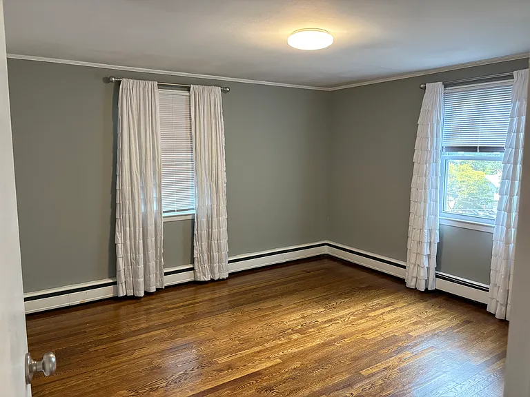 42 Roosevelt Ave #B — Photo 5