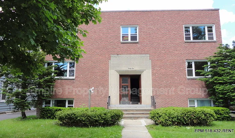 31 Parkwood St #3 — Photo 2