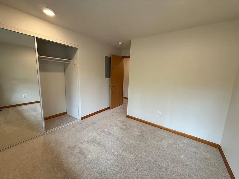 9805 NE 124th St #107 — Photo 17
