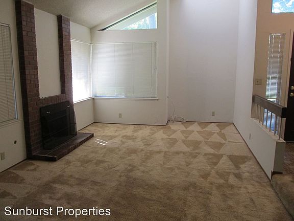 4th image of 1737 Park Place Dr