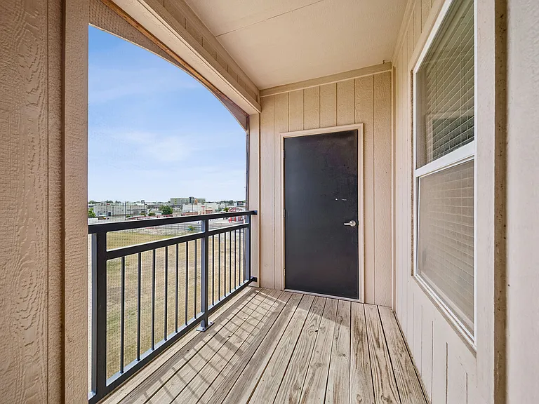 Windscape Apartments — Photo 19