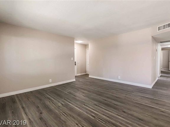 3rd image of 4816 Powell Ave