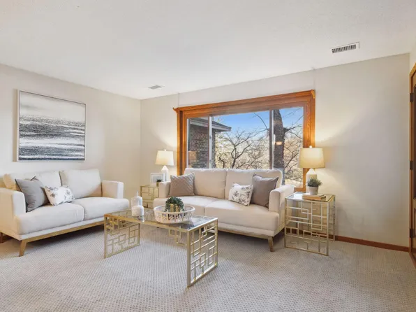 3801 W 98th St APT 201, Minneapolis, MN 55431