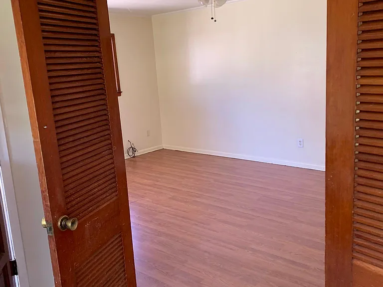 1136 Homestead Ave — Photo 15