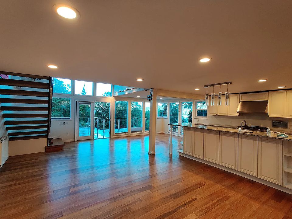 1st image of 4239 NE 125th St
