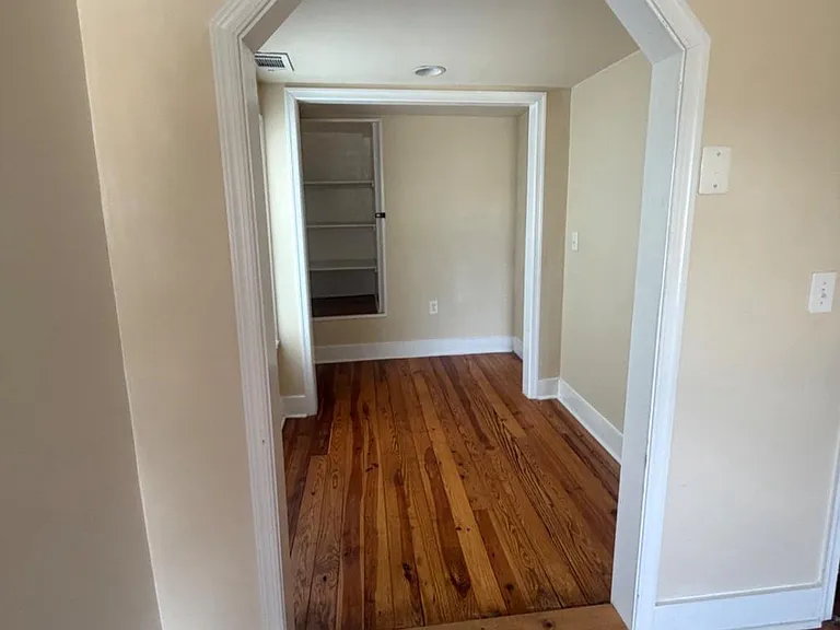 242 S Carroll St — Photo 11