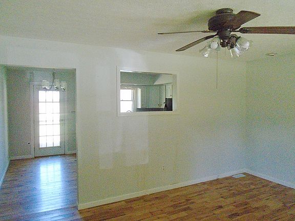 4th image of 615 Rhonda Ave