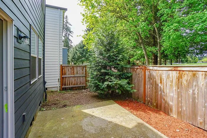 5824 NE 80th Ct — Photo 4