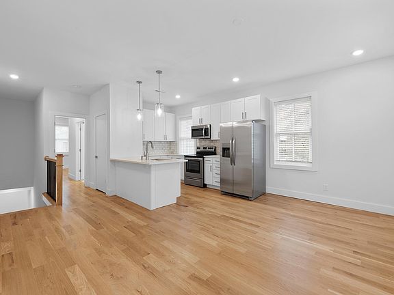 3rd image of 259 E Livingston Ave #B