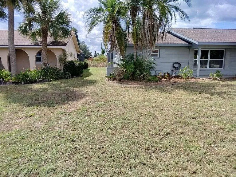 738 Flamingo Dr — Photo 2