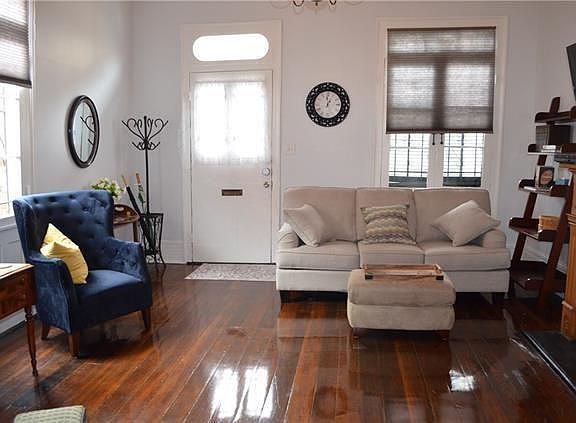 2nd image of 809 Dumaine St