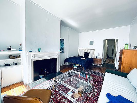 3rd image of 161 E 96th St APT 3B