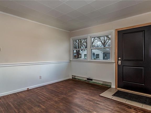4th image of 2422 Linwood Dr