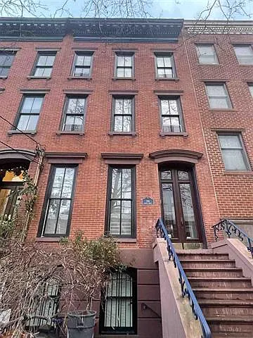 710 Hudson St #2 — Photo 11