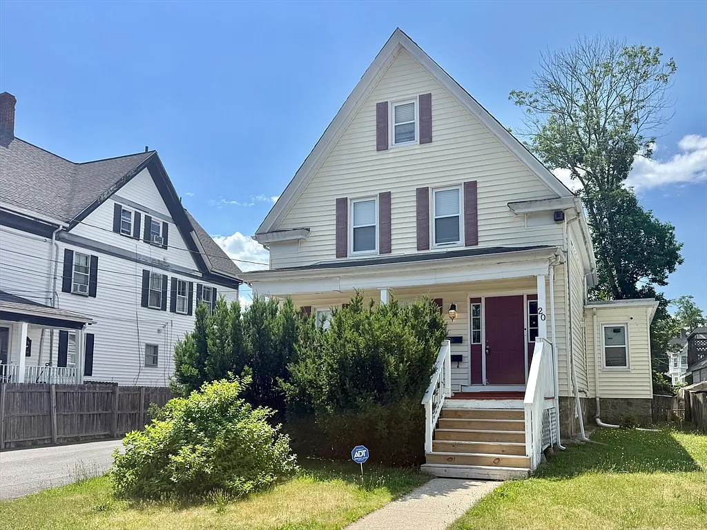 3 bed, 1.0 bath, 1926 sqft, $2,450 — Photo 1
