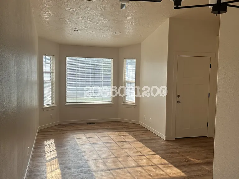 1411 N Caterpillar Ave — Photo 3