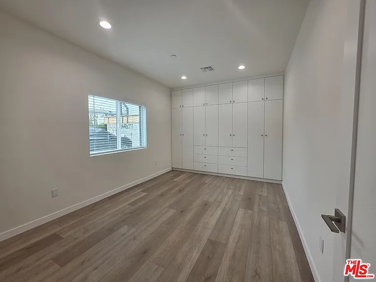 6748 Ben Ave — Photo 23