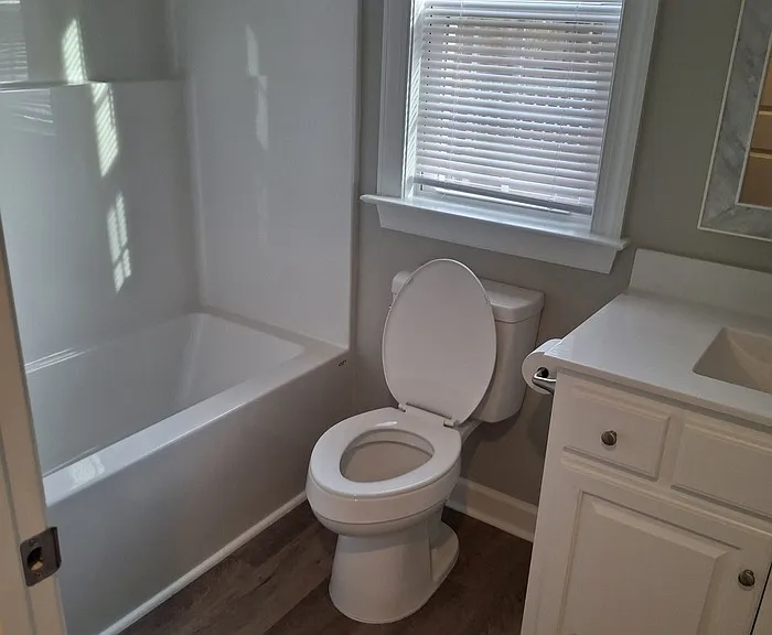 2207 Imperial Ave E — Photo 2
