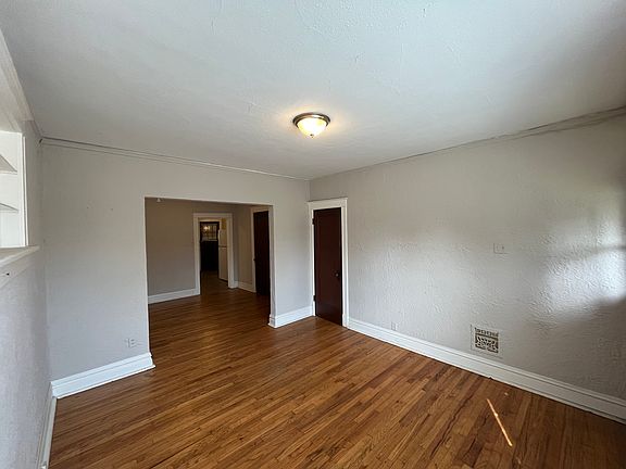 5th image of 5021 Chippewa St #1-F