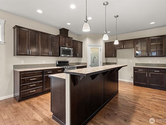 5th image of 4021 23rd Street SE