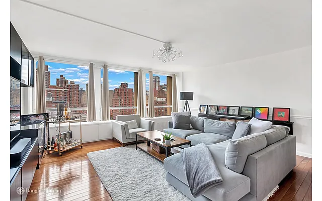 Rented by Douglas Elliman | media 15