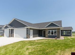 3120 Buttercup Trl, Mankato, MN 56001