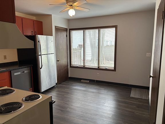 4th image of 44 N Lakewood Gardens Ln