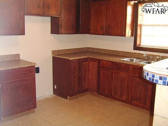 2nd image of 312 Hilltop Ave
